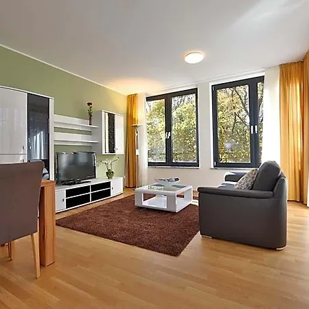 Business Hotel apartamentowy 4*